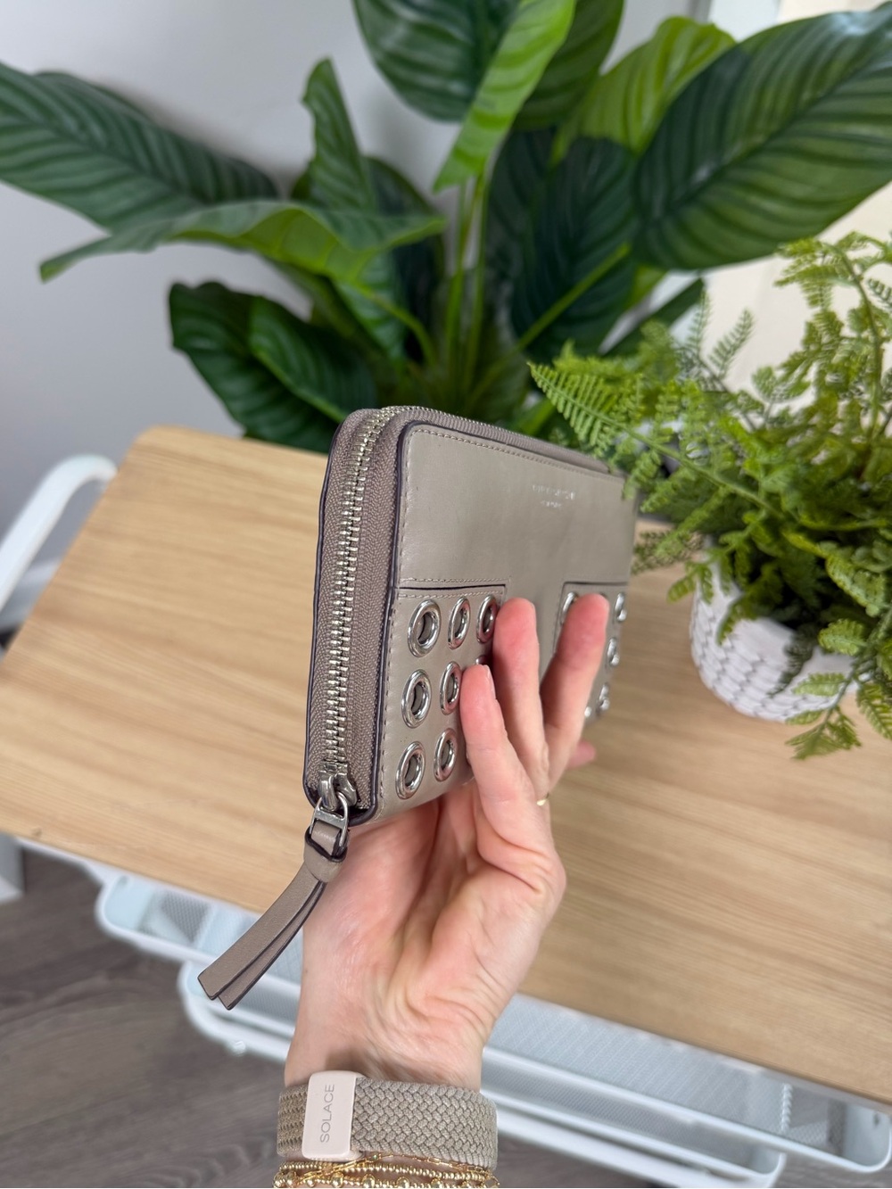 Tory Burch Metallic Gray Leather Wallet with Silver Eyelet Grommet - Picture 4 of 5